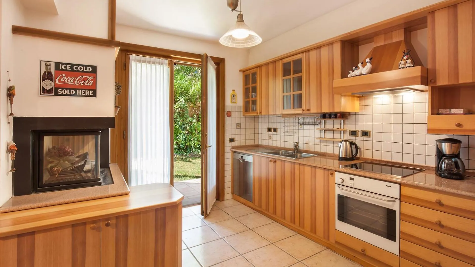 Casa Flora-Grande Appartamento A Garda Italie