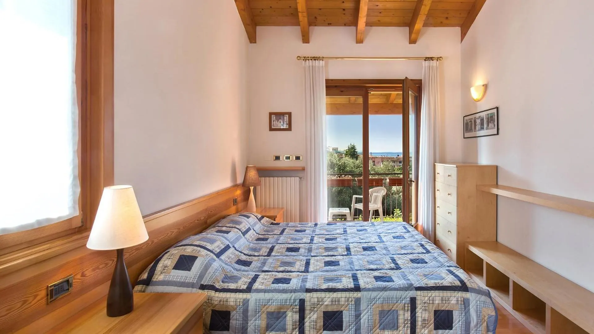 Casa Flora-Grande Appartamento A Garda 0*, Garde