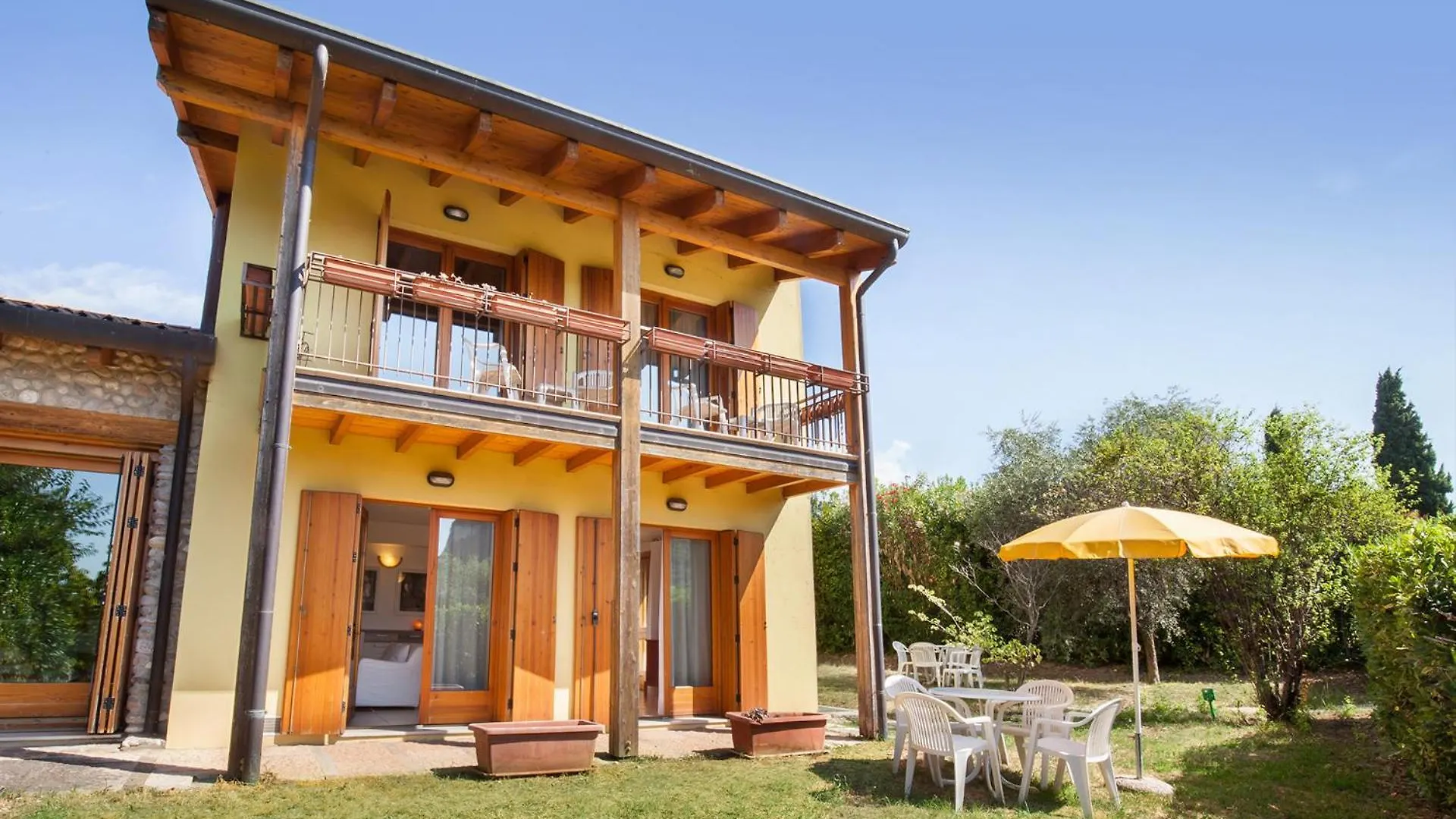Casa Flora-Grande Appartamento A Garda