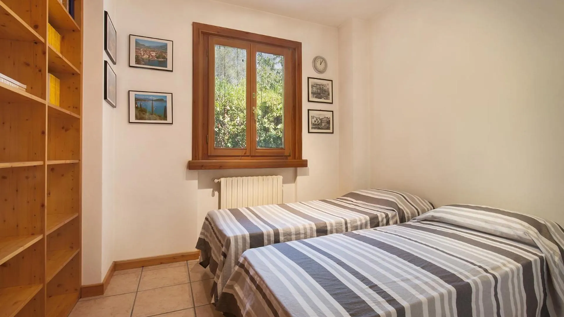 Casa Flora-Grande Appartamento A Garda 公寓 加尔达
