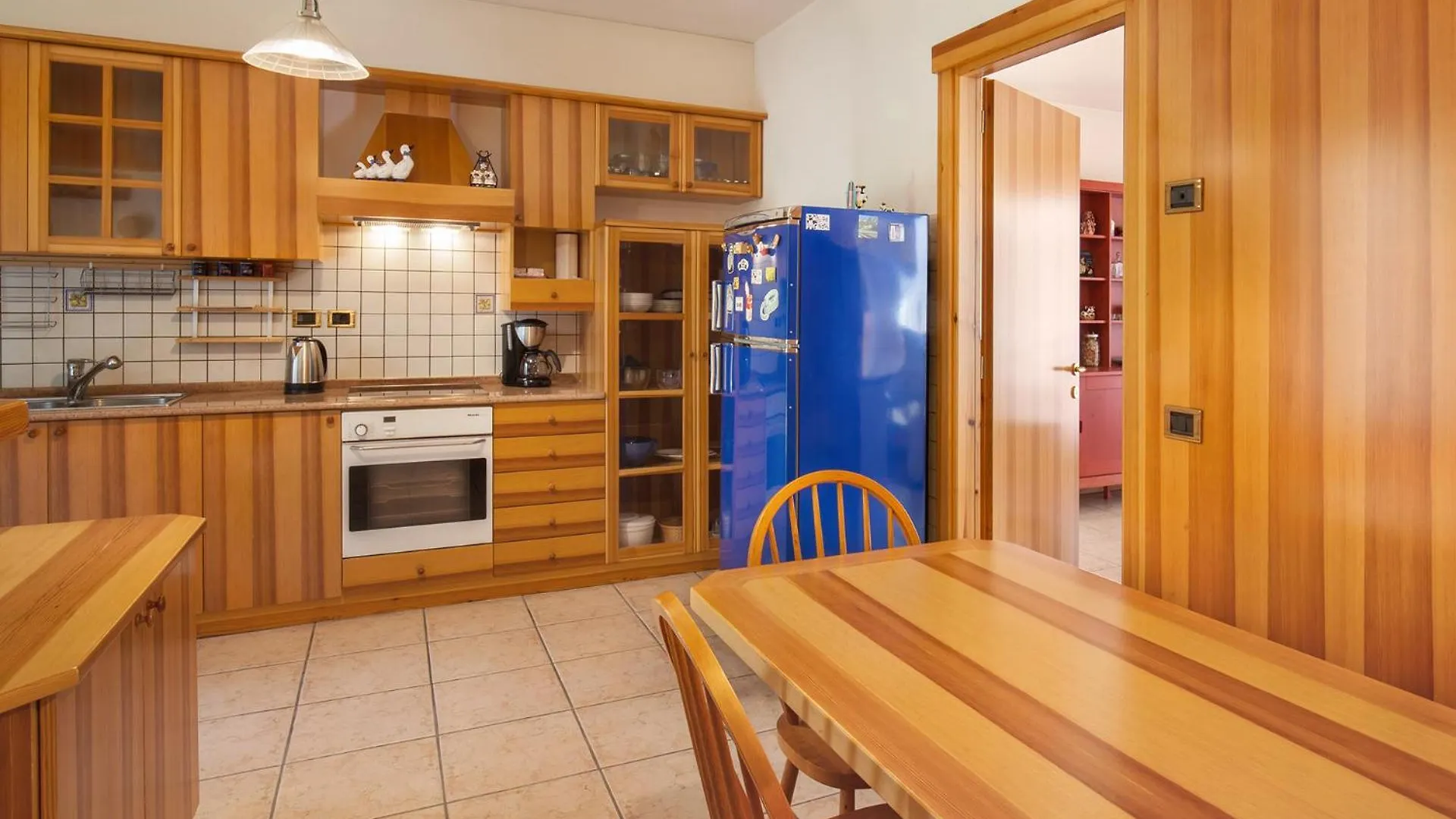 Casa Flora-Grande Appartamento A Garda